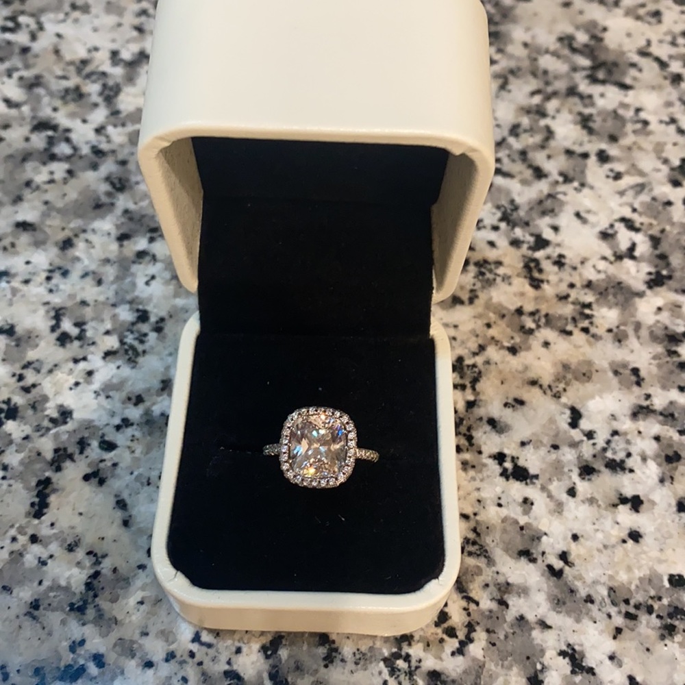 Everly Ring